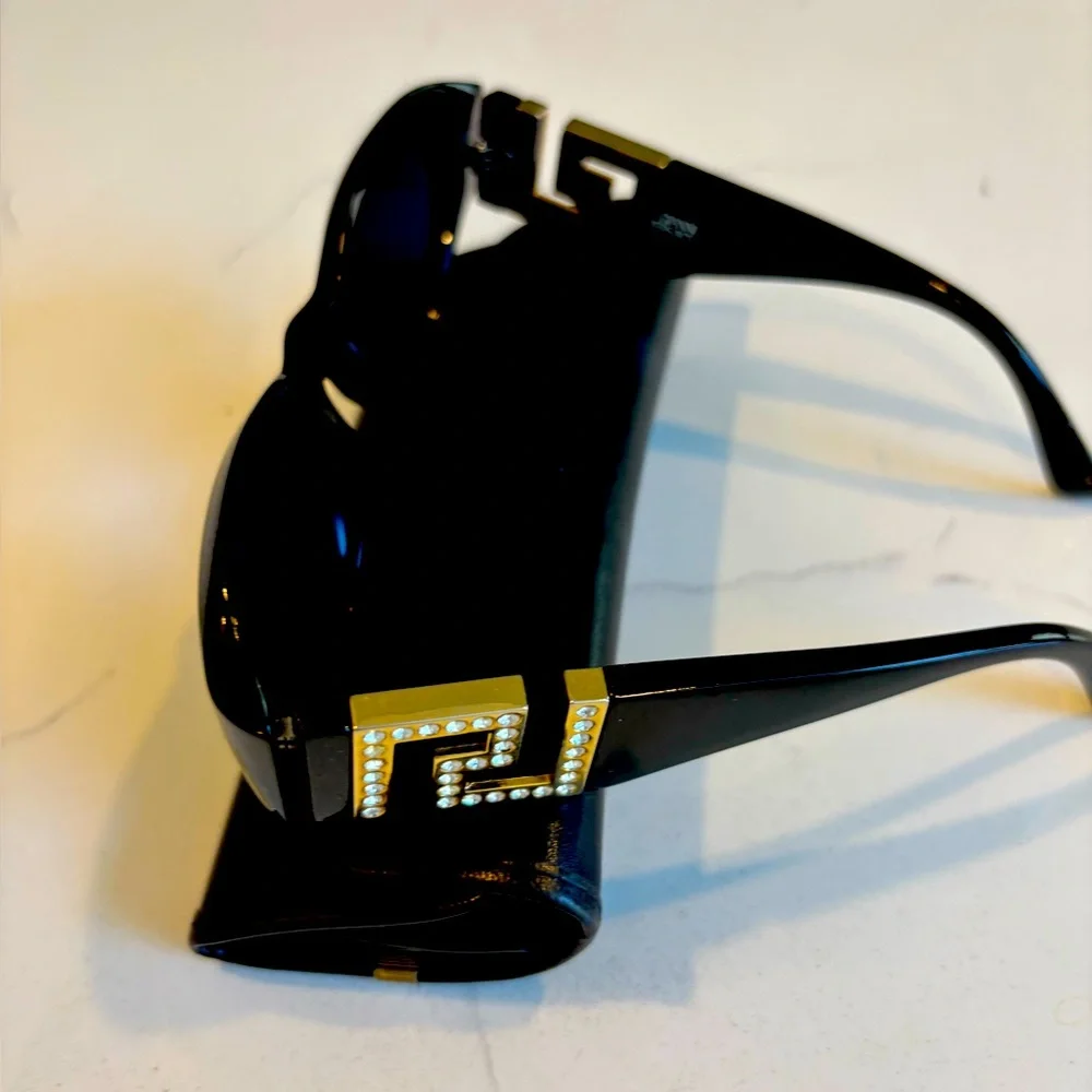 Gianni Versace T74 C Col 852 RH Black and Gold Sunglasses, Rhinestone RARE‼️😎