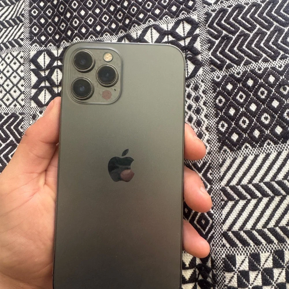 Apple no cracks