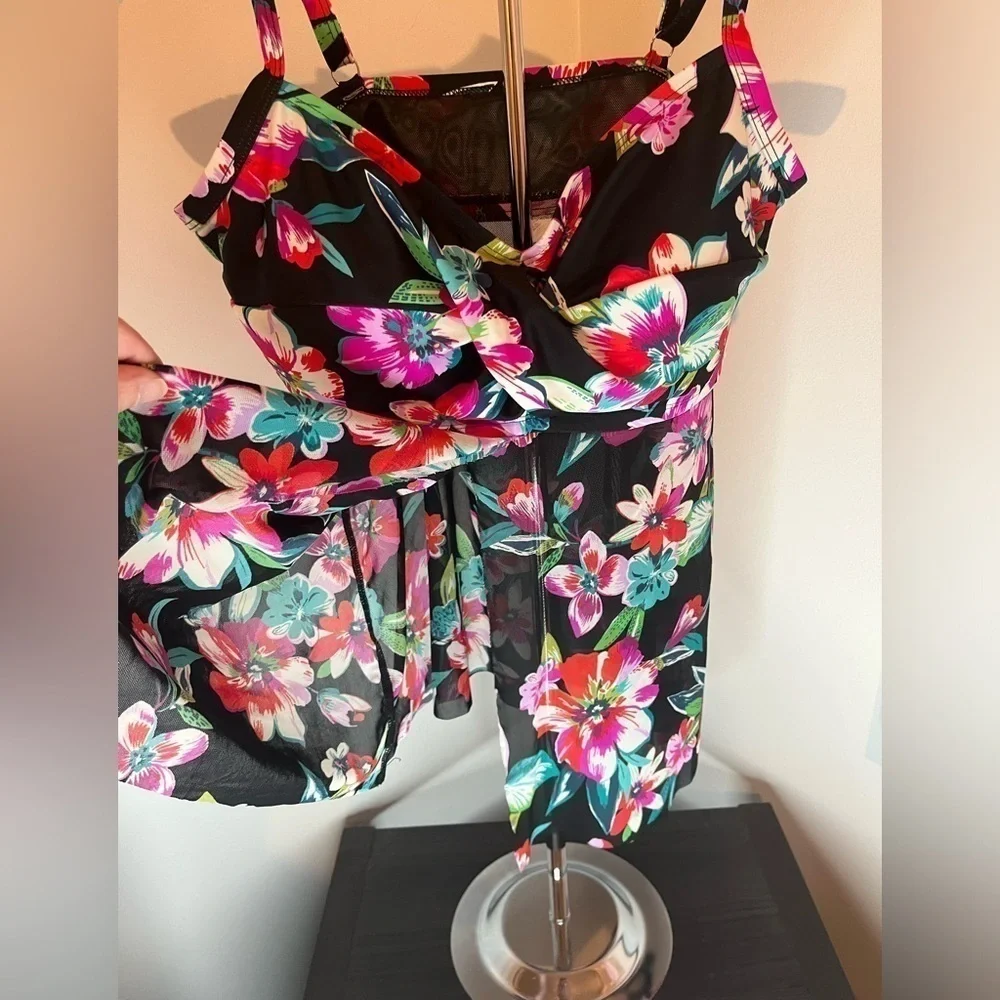 Women's Croft & Barrow® Flyaway Tankini Top Floral Size Small
