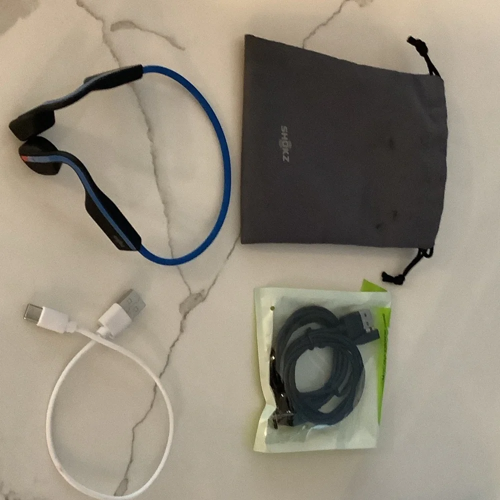 Zagz Blue and Black Wireless Headphones Set