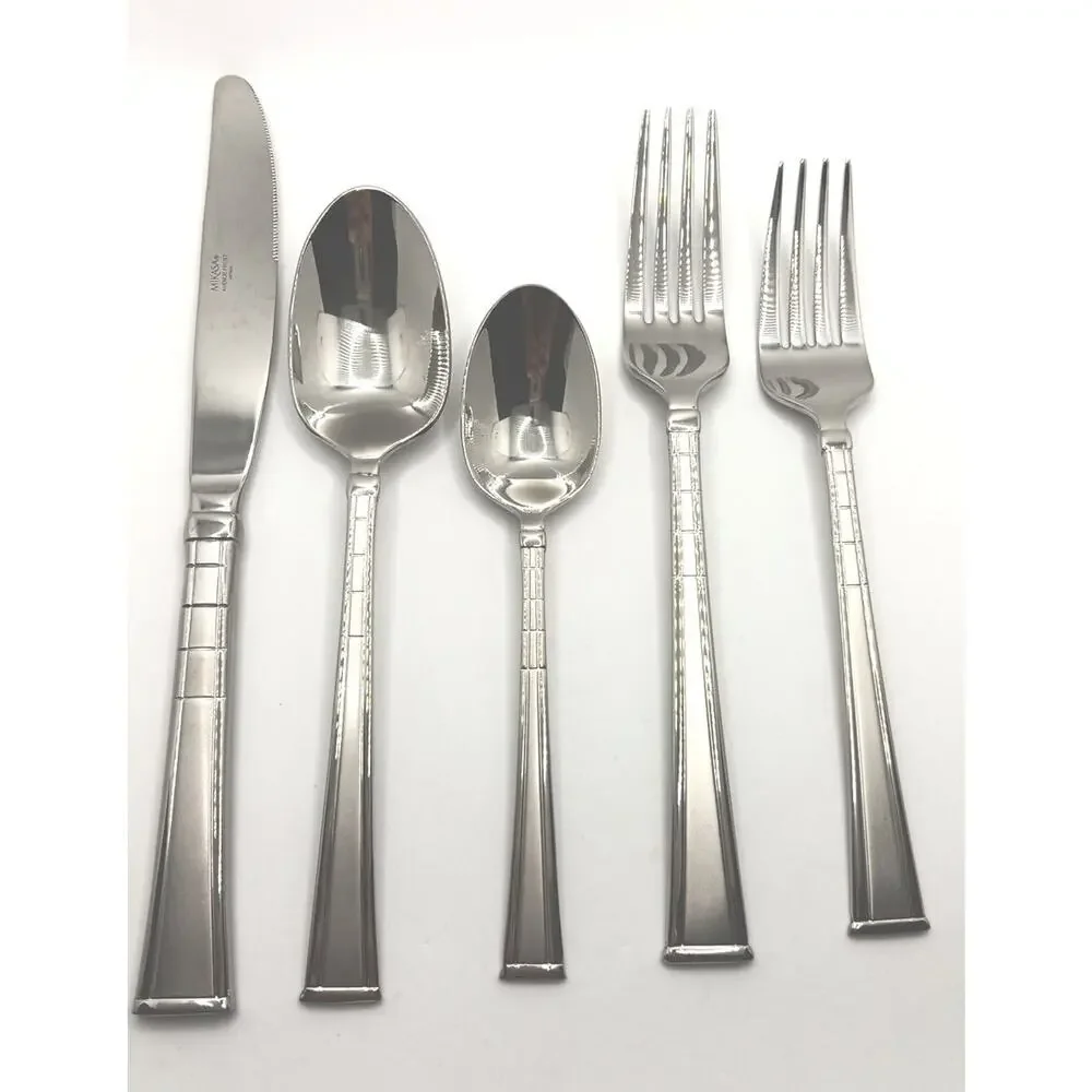 Mikasa Avenue Frost 45 Piece Set serves 9 persons Stainless Vietnam Flatware NOS