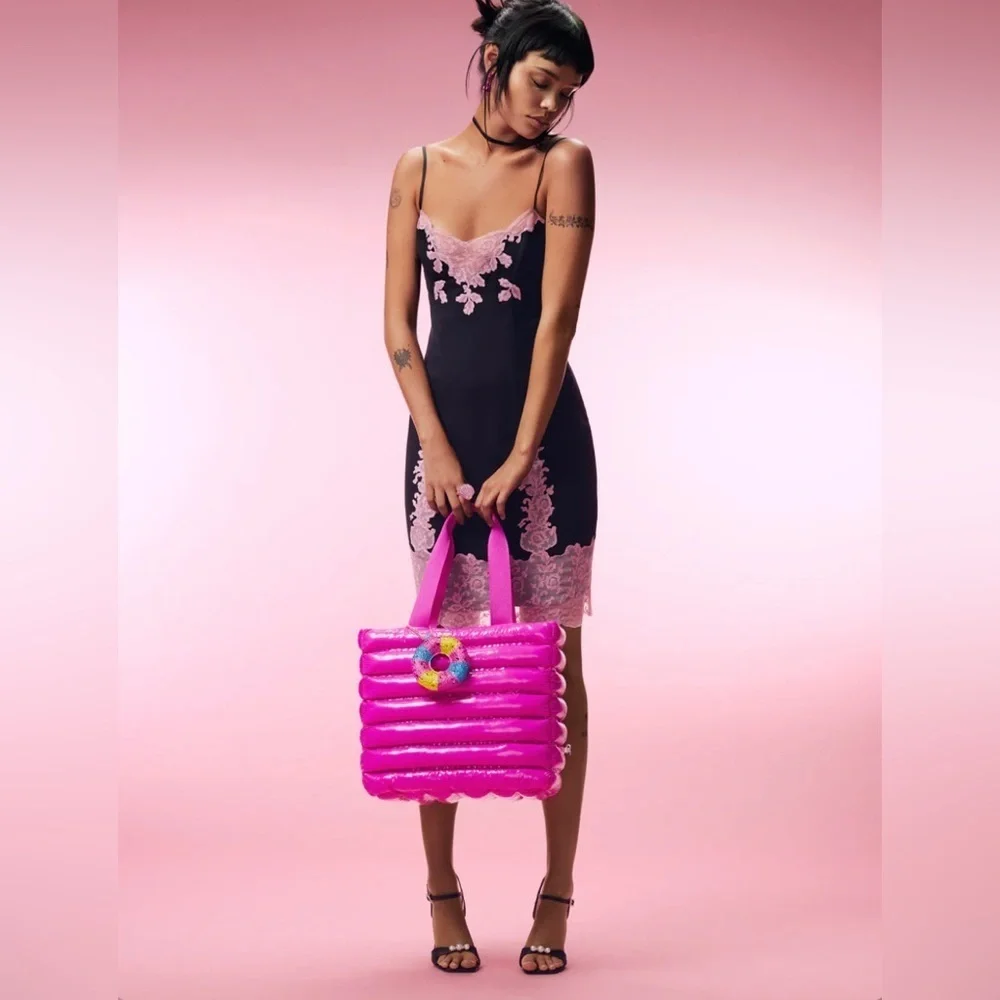 NWT Betsey Johnson THAR SHE BLOWS WET NYLON TOTE BAG. (Looks like a floaty)
