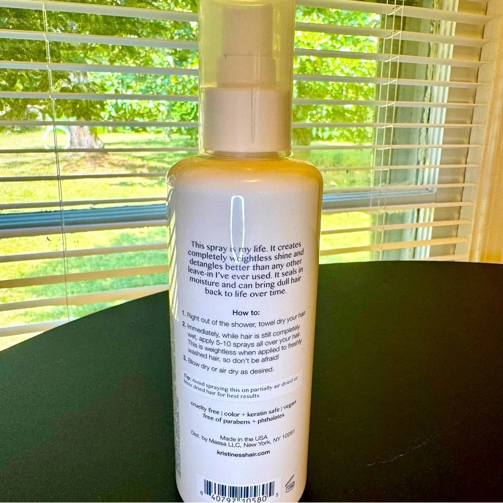 Leave-In Conditioner Weightless Shine _ 250ml / 8.45 fl oz