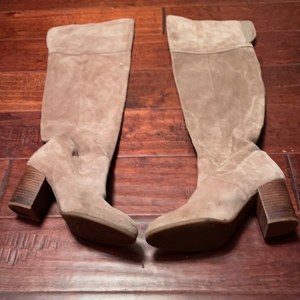 Jessica Simpson tall boots tan/ leather material over the knee style rounded toe