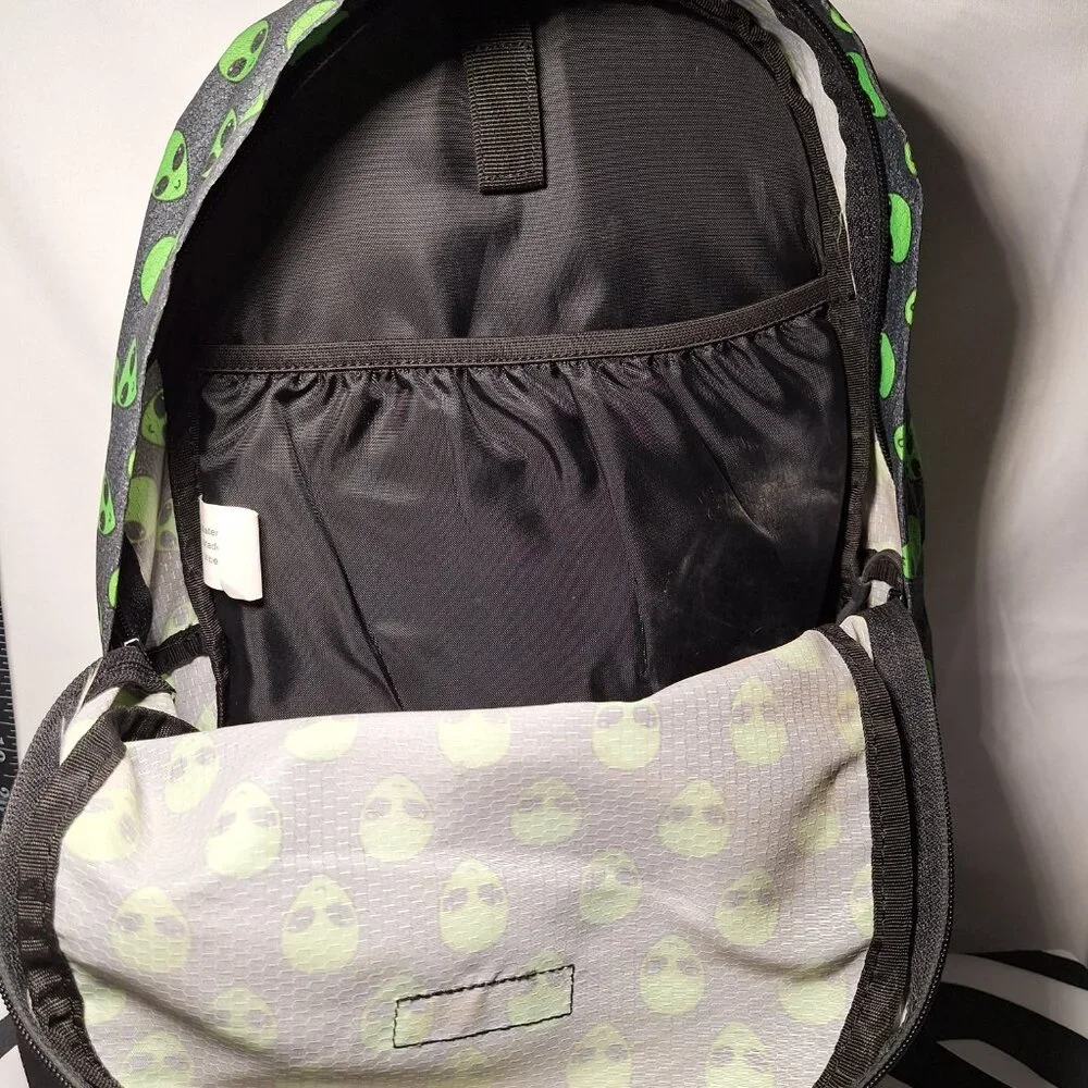 Vibedration hydration backpack