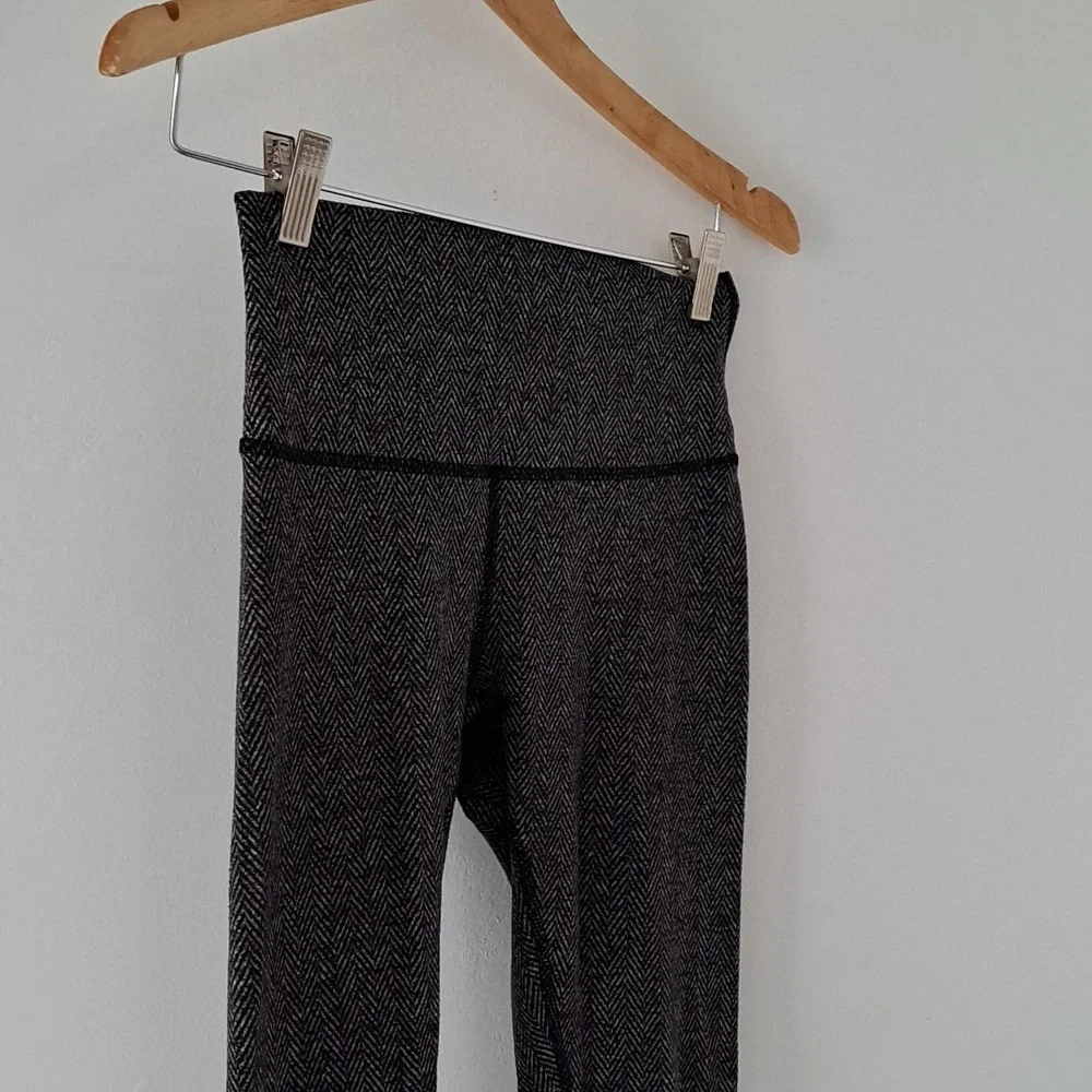 Lululemon athletica Leggings size 6
