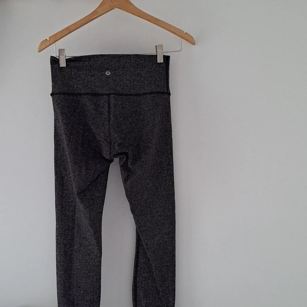 Lululemon athletica Leggings size 6