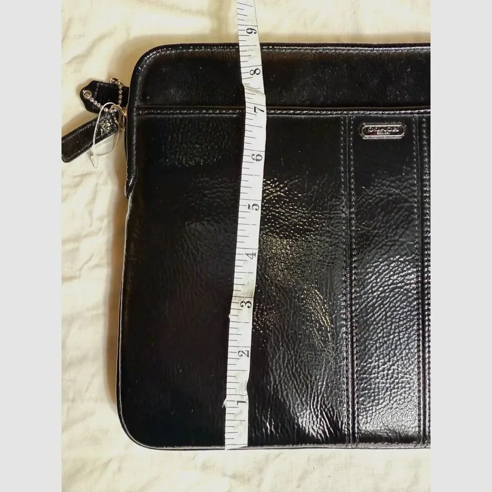 Sleek Coach Black Leather Laptop/Tablet Case – Timeless Professional Style