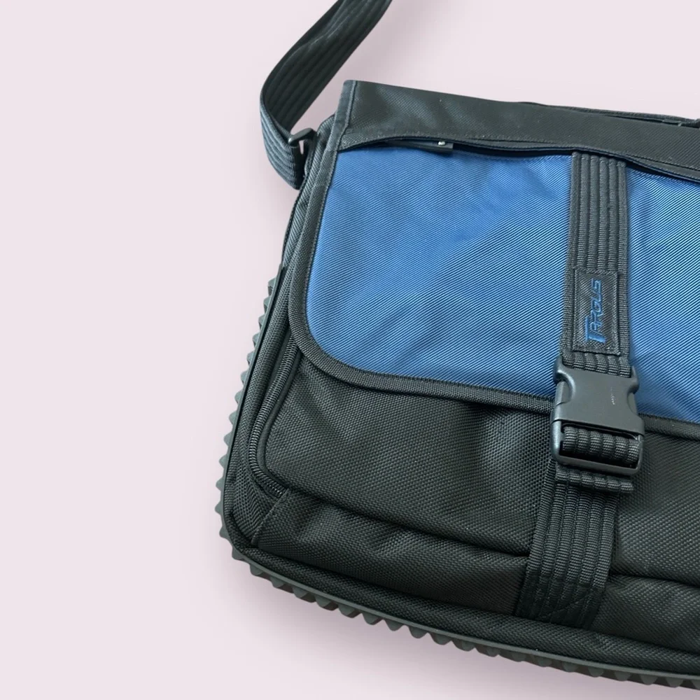 Targus stylish messenger
