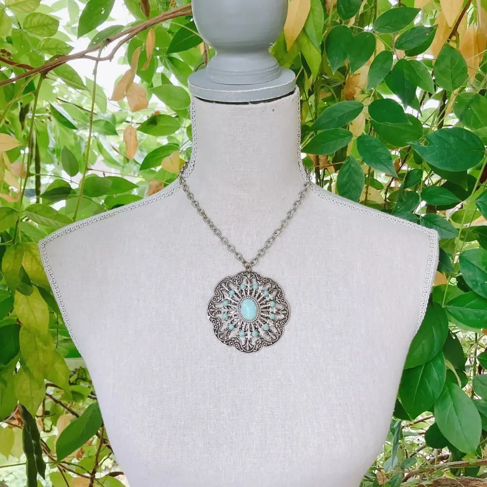 Vintage bold medallion