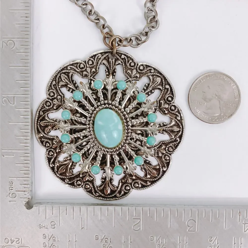 Vintage bold medallion