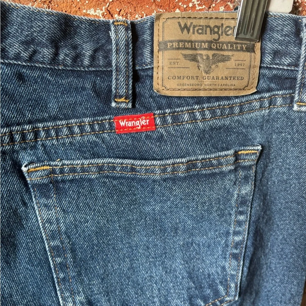 Wrangler dark wash relaxed fit jeans