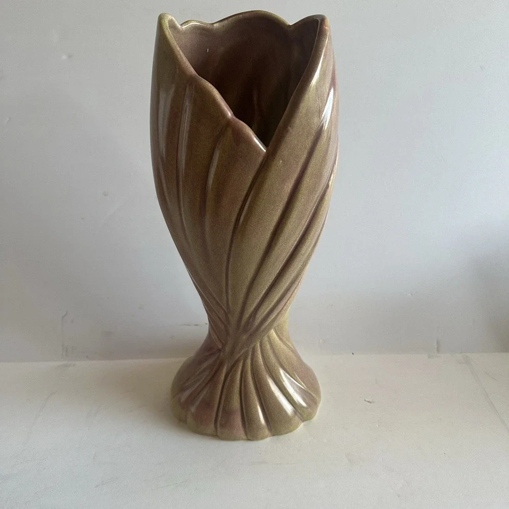 N/A beautiful vase