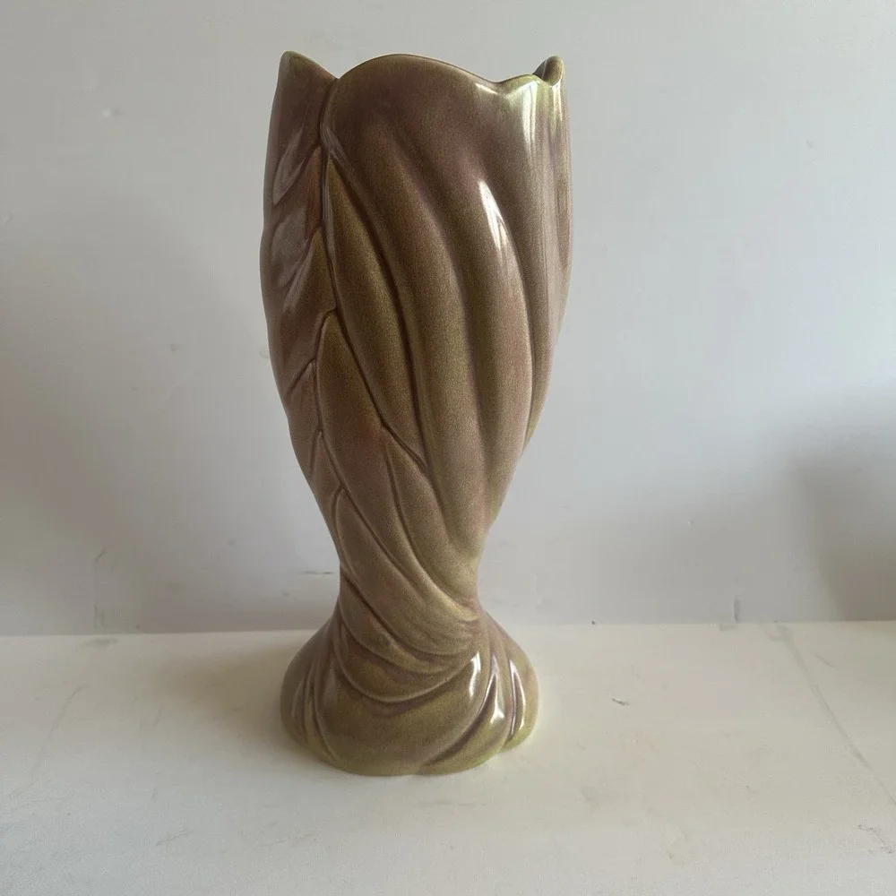 N/A beautiful vase