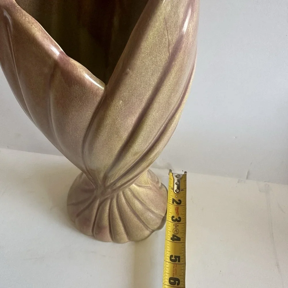 N/A beautiful vase