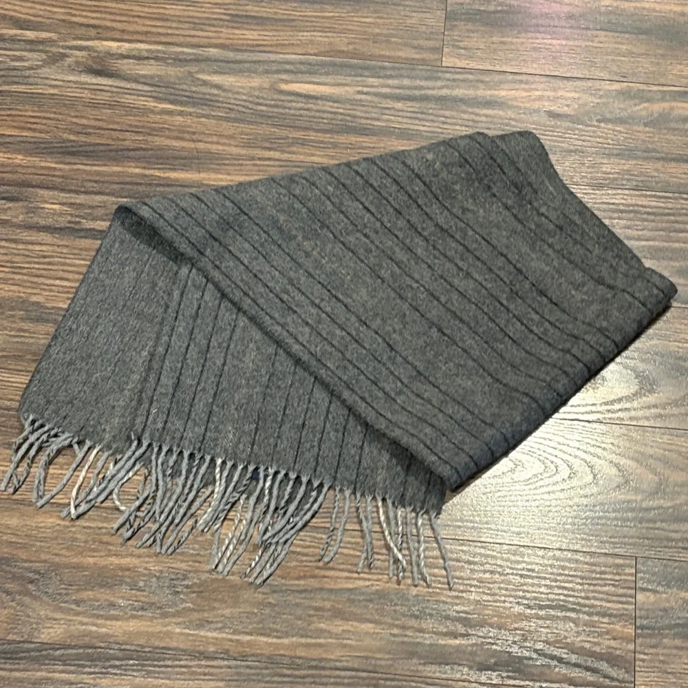 Grant Thomas elegant gray