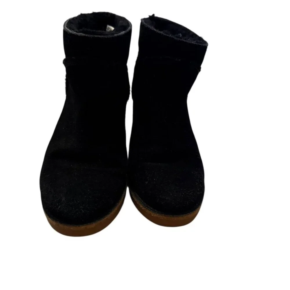 UGG gently preowned
