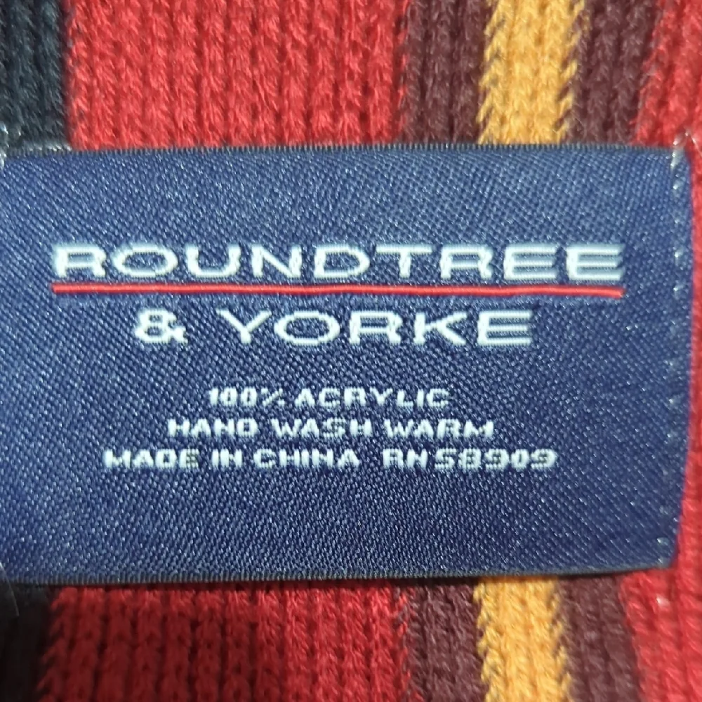 Roundtree & Yorke elegant scarf