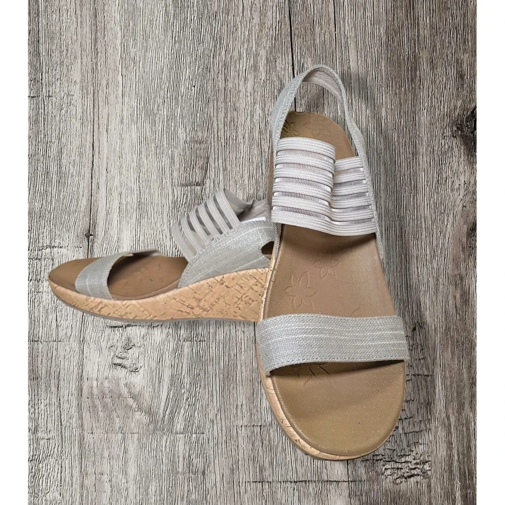 N/A skechers brie