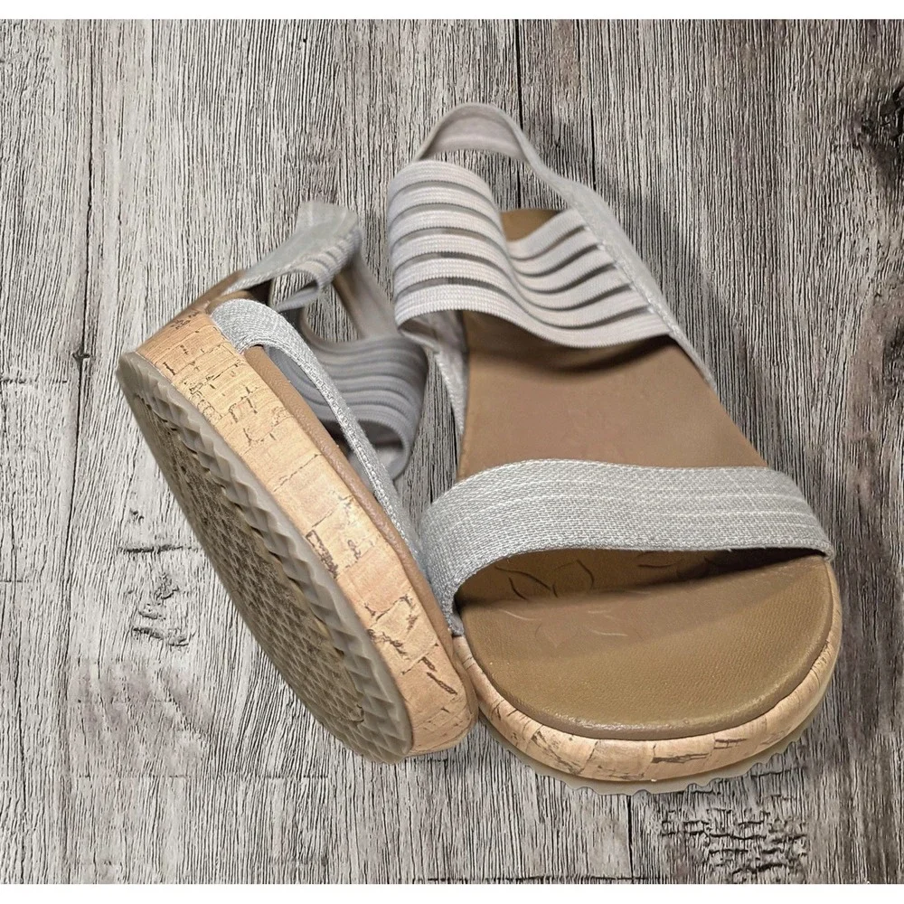 N/A skechers brie