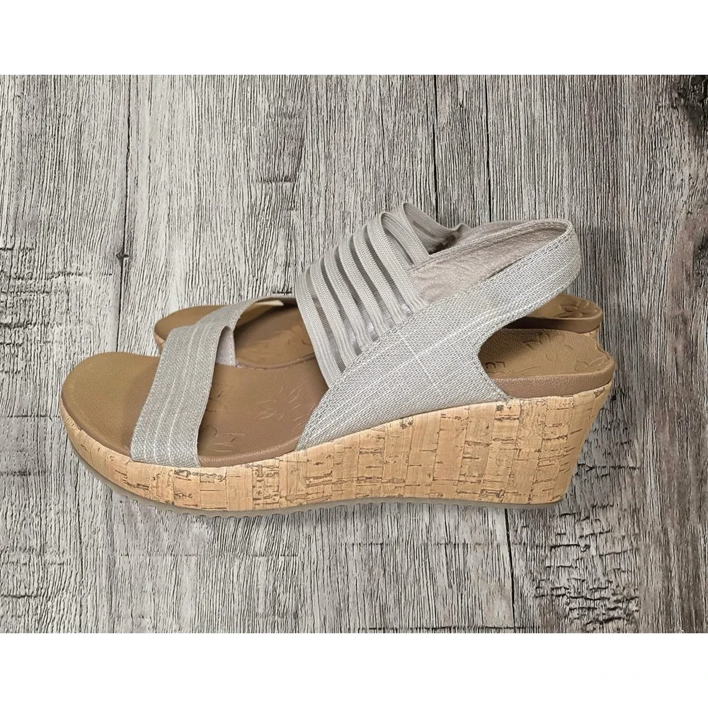 N/A skechers brie