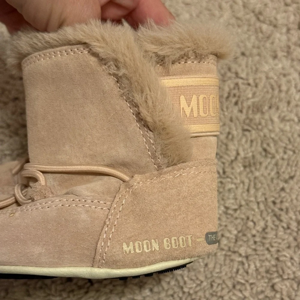 Moon Boot warm stylish