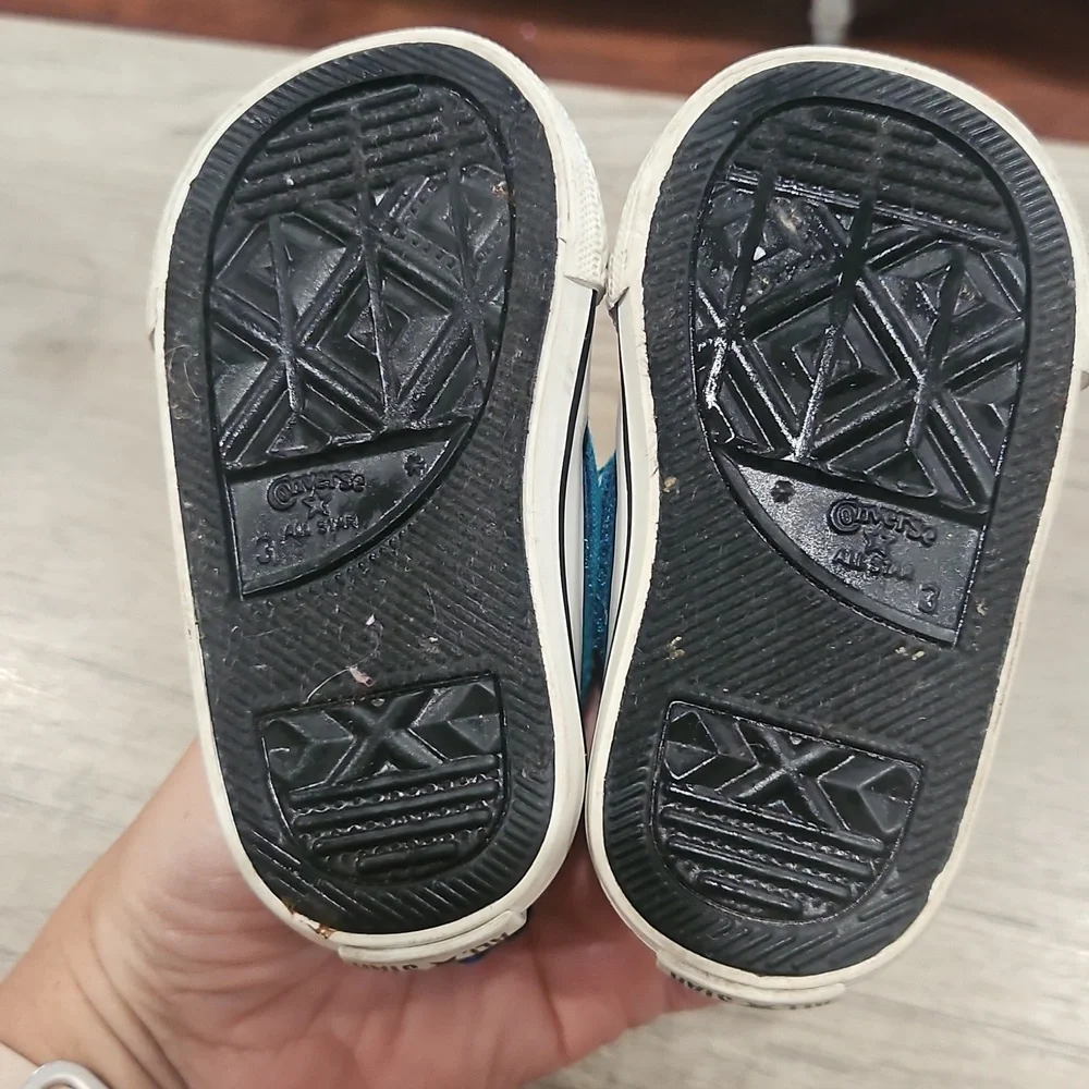 Converse Kids angry Birds Blue & Yellow Character Sneakers size 3