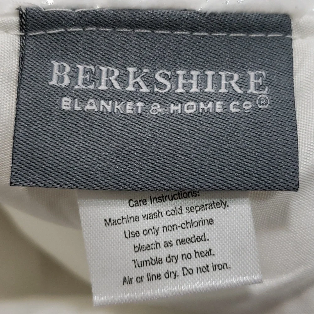 Berkshire blanket nwt