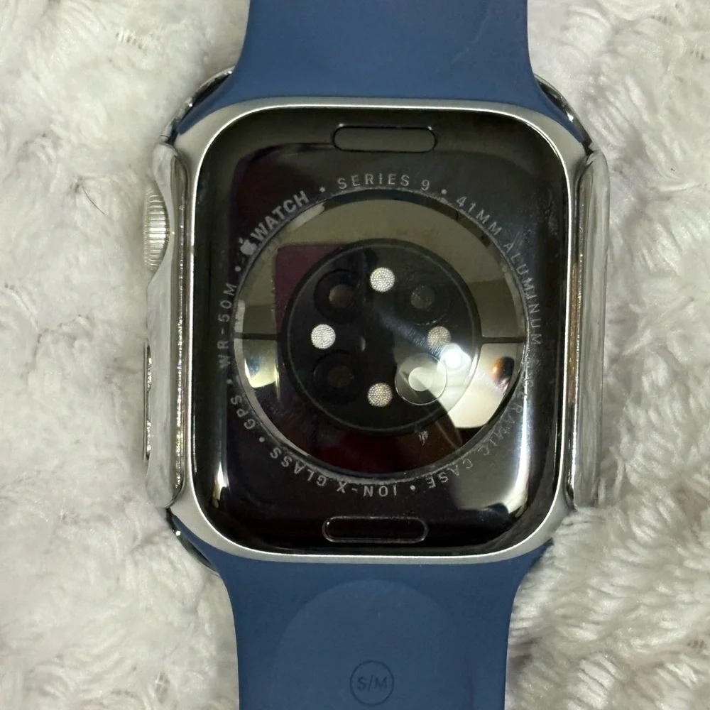 Apple smartwatch vibrant