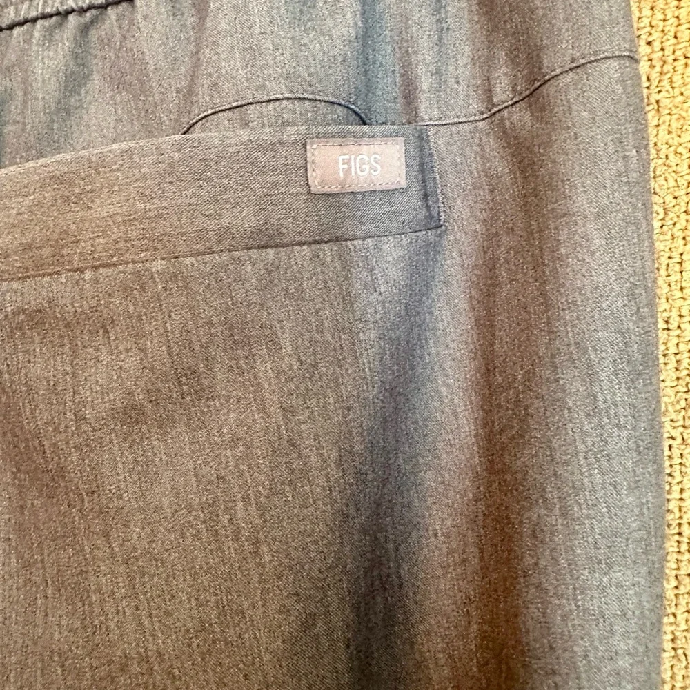 Figs sleek charcoal