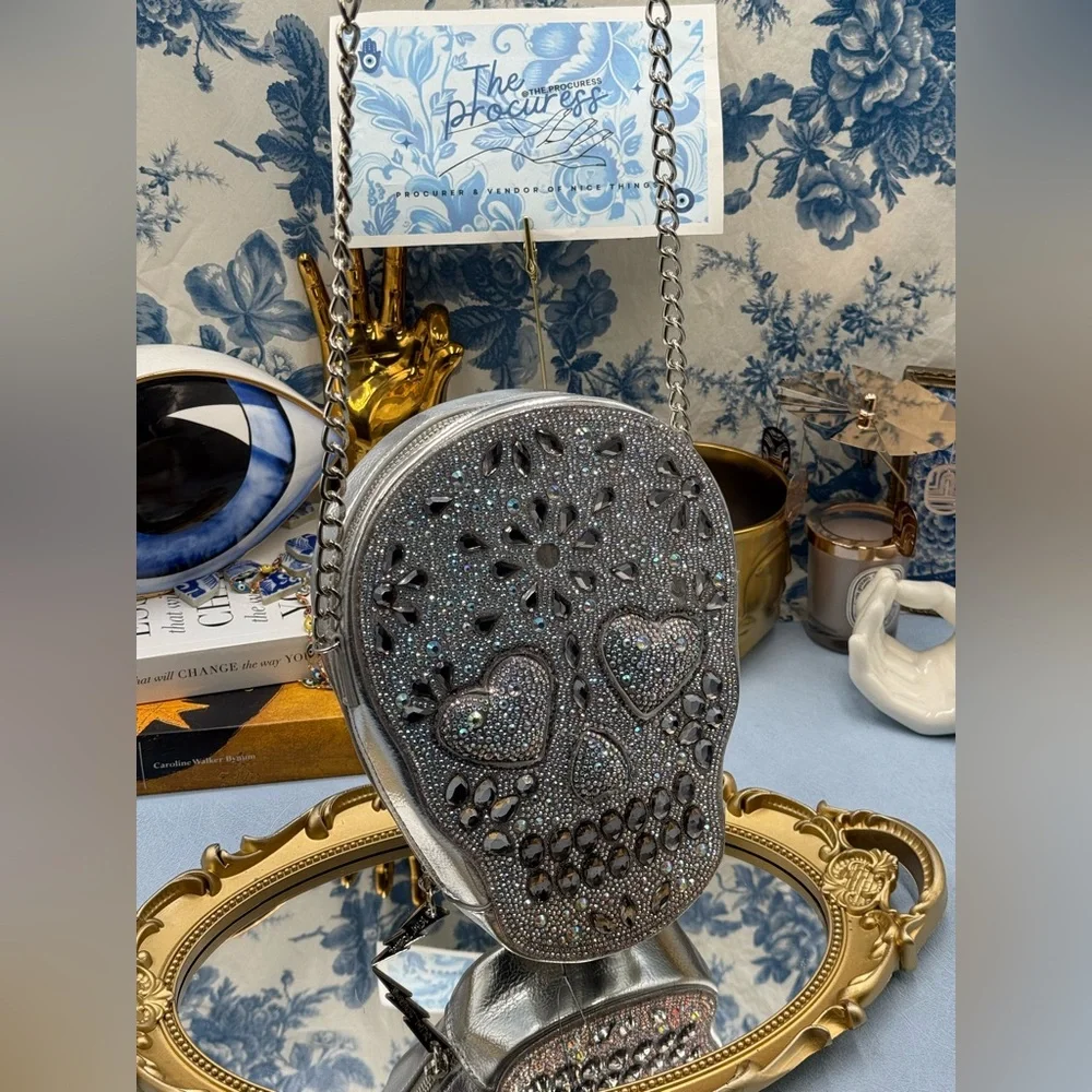 🆕 BETSEY JOHNSON 🧿 NWOT Bone-Jour Sugar Skull Crossbody Bag Silver Irridescent