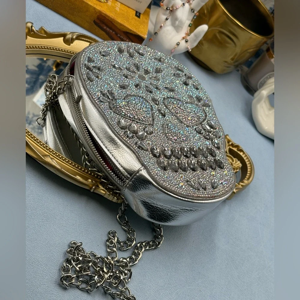 🆕 BETSEY JOHNSON 🧿 NWOT Bone-Jour Sugar Skull Crossbody Bag Silver Irridescent