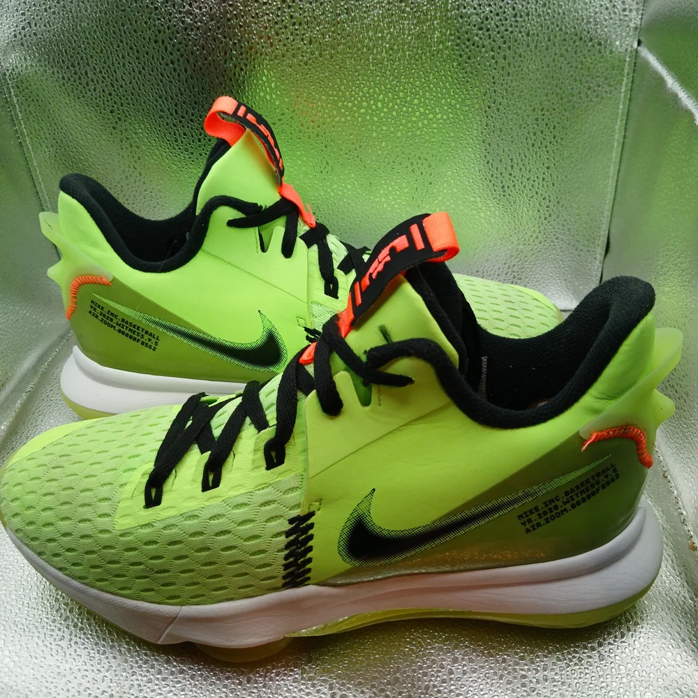 Nike Lebron Glow Green and Black Witness V Basketball Sneakers Men's Size 11