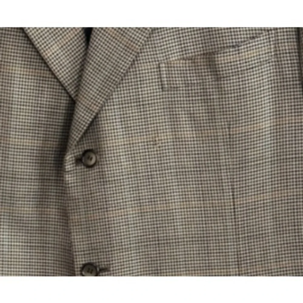 Brioni sophisticated blazer