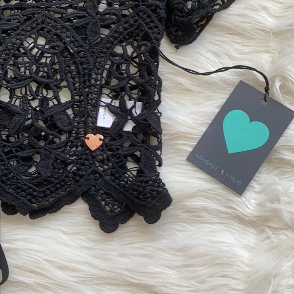 Kendall & Kylie back up crochet
