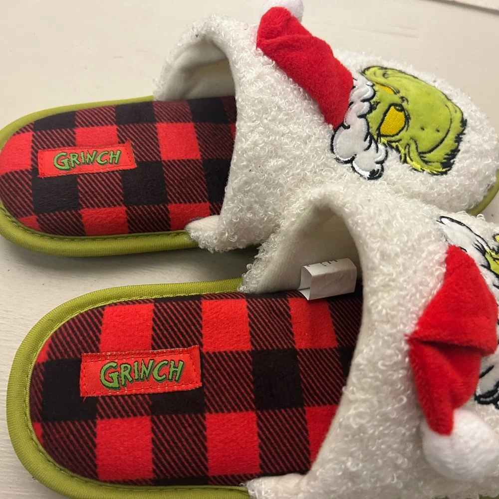 The Grinch cozy up