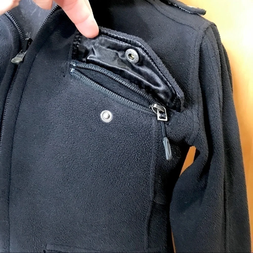 Oakley black fleece
