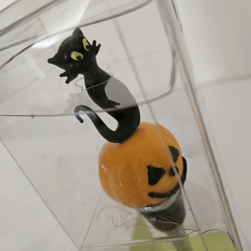 Pier 1 Halloween Bottle Stopper ~ Black Cat on a Pumpkin