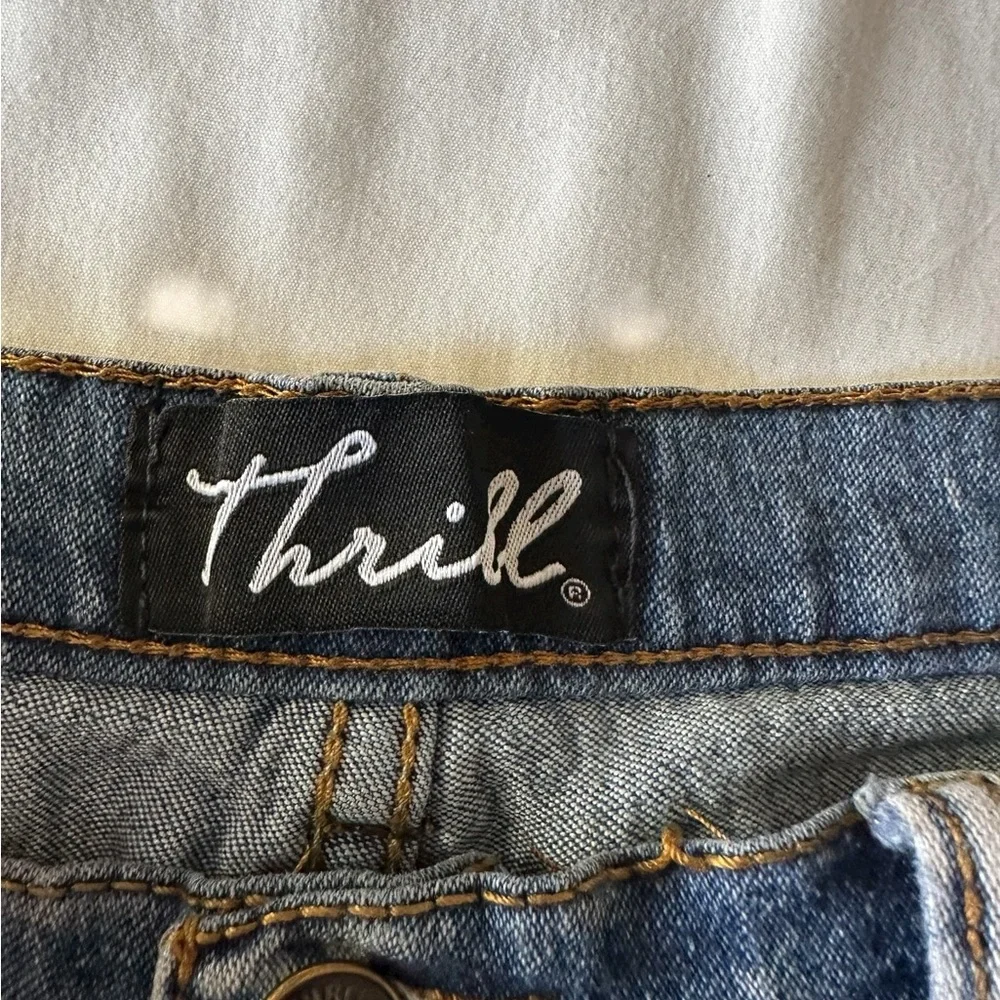 Thrill bold black