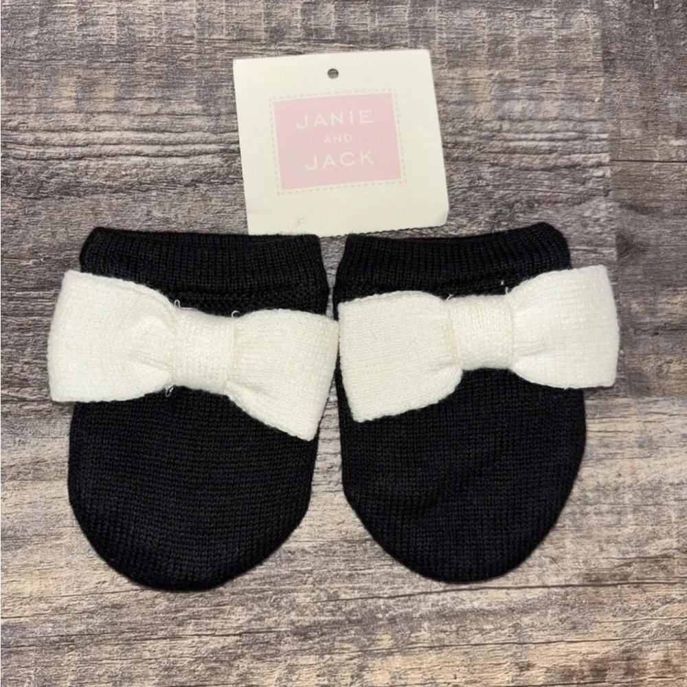 Janie And Jack Mittens Baby 0-6 Months Black And White New