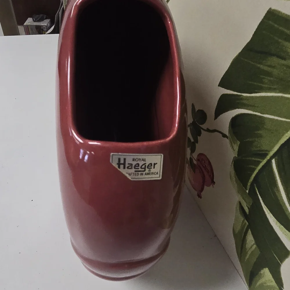 Haegar elegant red