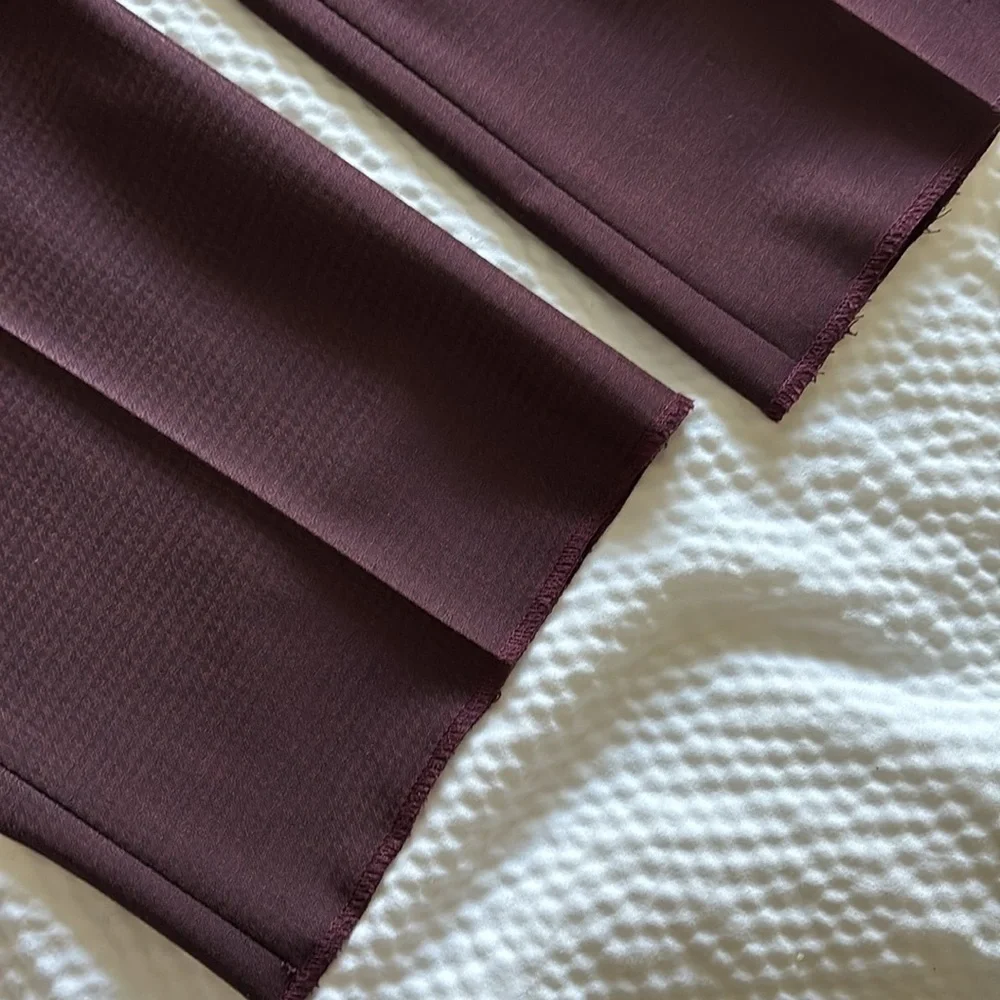 Egara Wine Houndstooth Tailored Slim Fit Suit