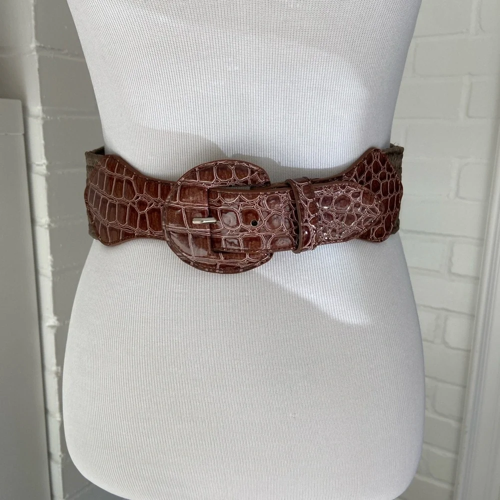 Womens Size S/M Classic Brown Woven Belt Crocodile Pattern Buckle