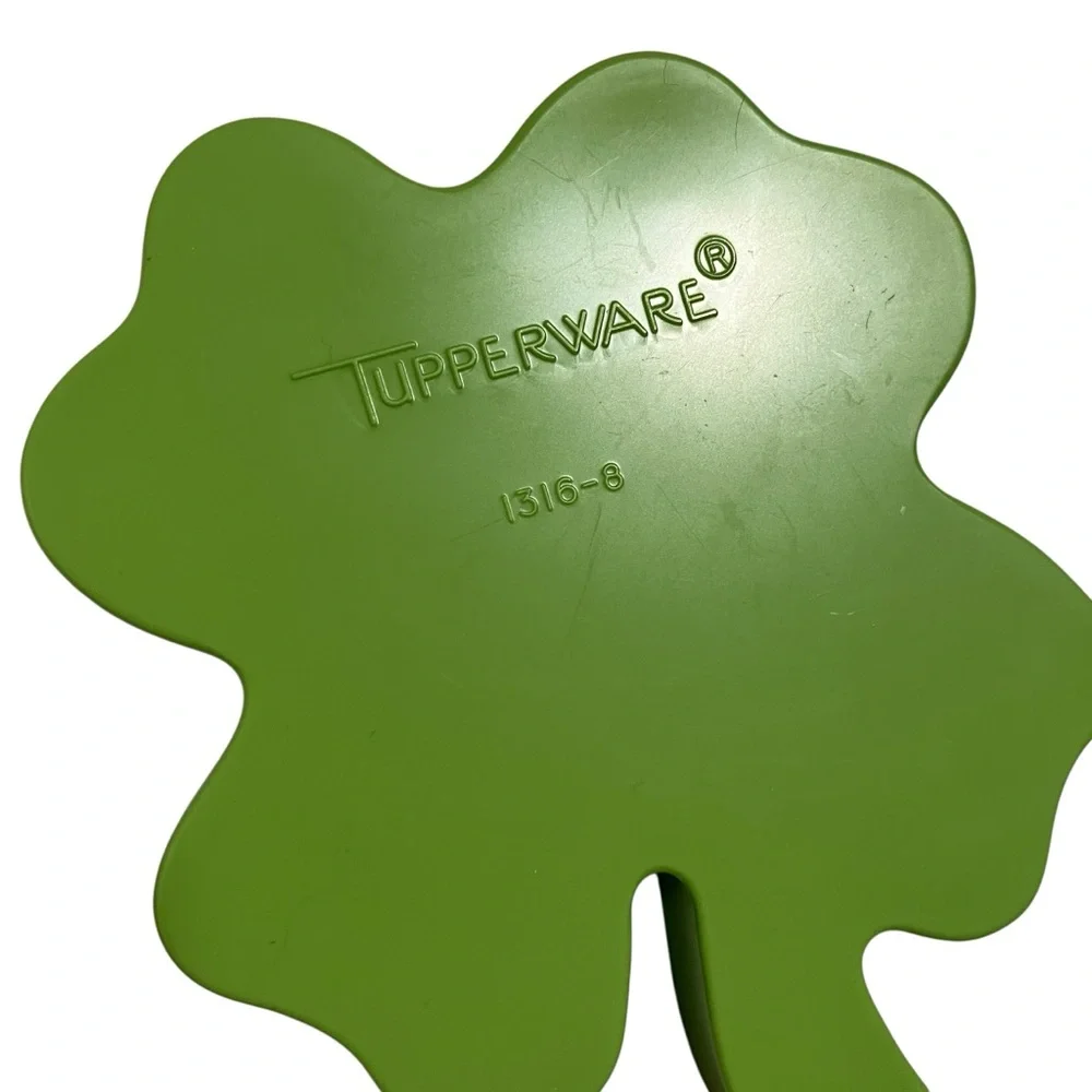 Tupperware shamrock clover