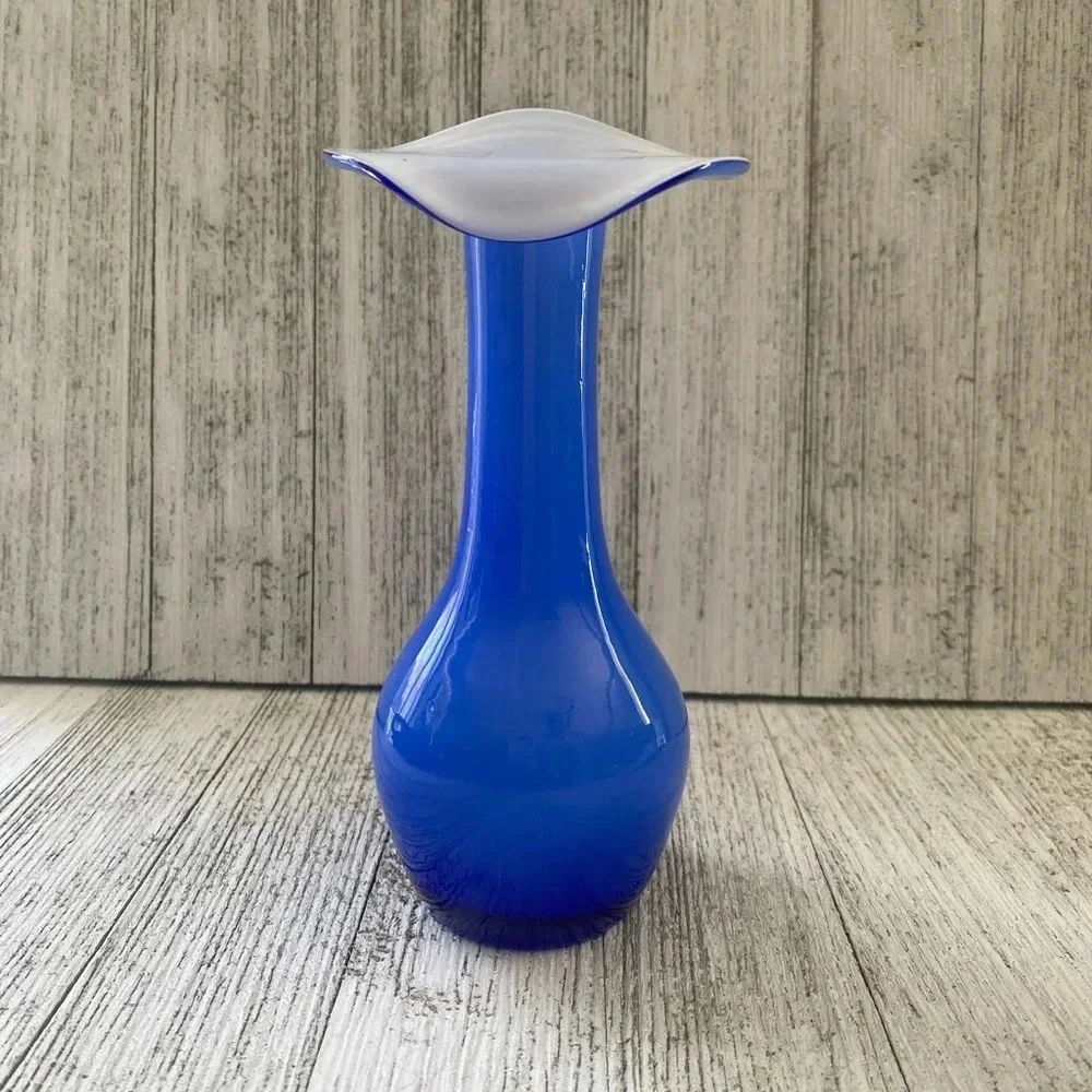 Vintage Calla Lily Jack-in-the-pulpit Bud Vase in Cobalt and white