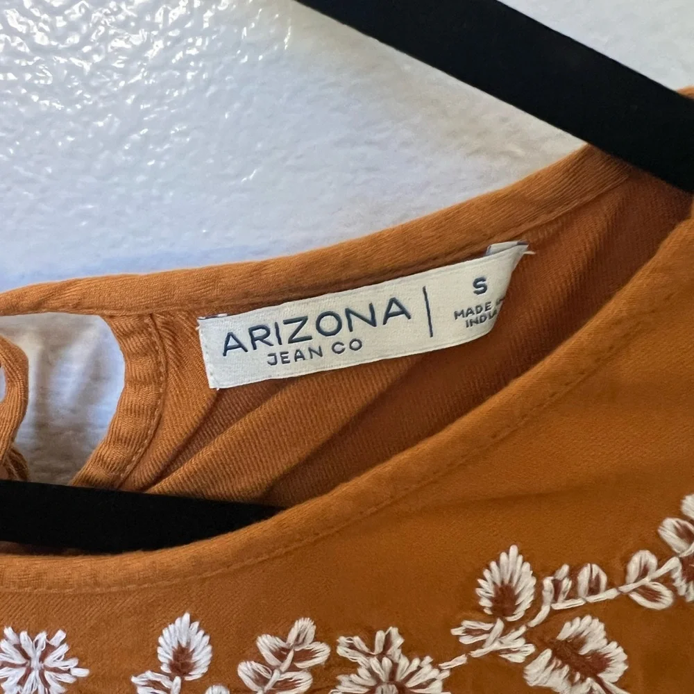 Arizona Jean Company Women's Rust Embroidered Blouse