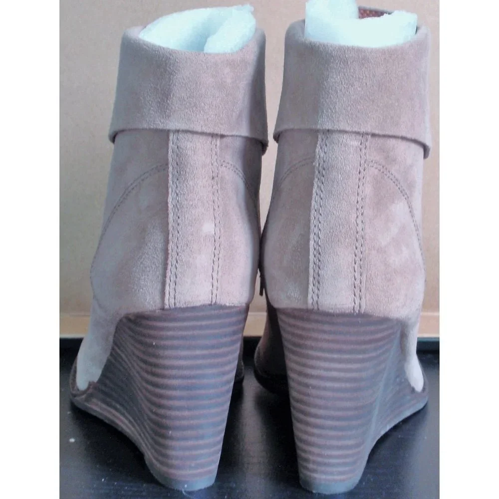 LUCKY BRAND SUEDE GRAY TAUPE LACE-UP WEDGE CUFFED ANKLE BOOT 8 NWT