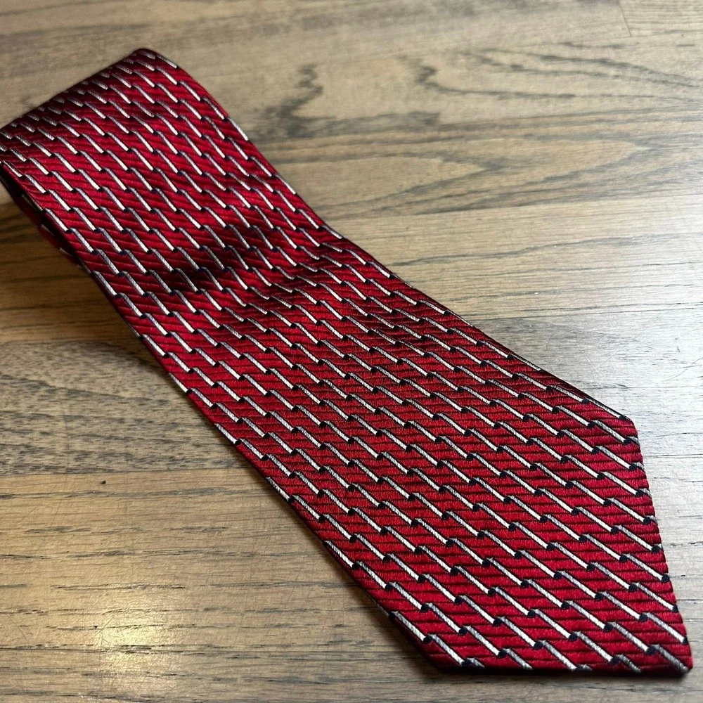Ermenegildo Zegna Designer Men's Red Geometric Silk‎ Necktie Business Formal vtg