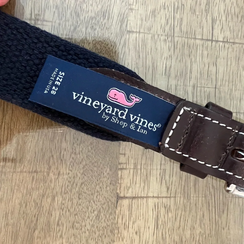 Vineyard Vines nwot 26