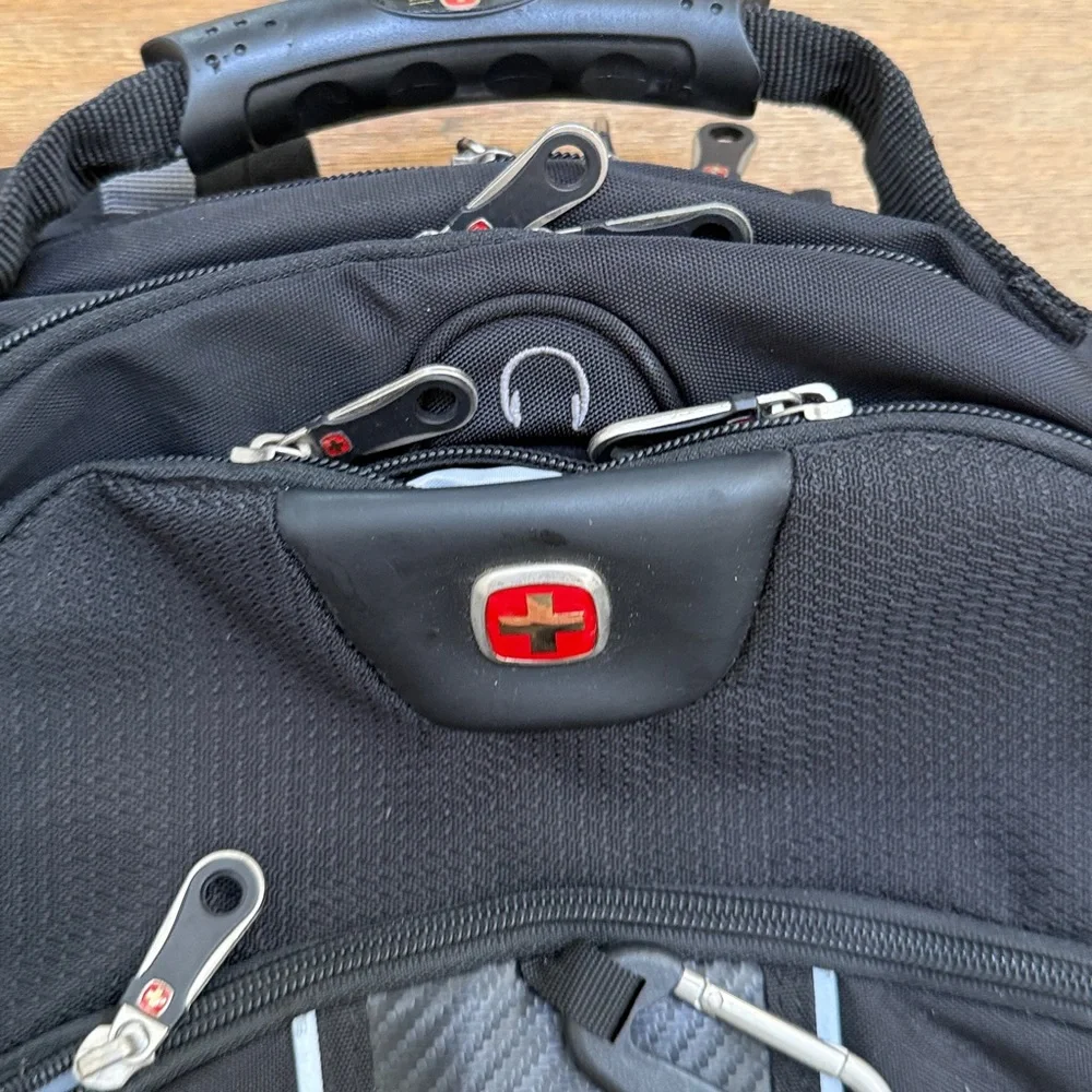 SwissGear stylish black